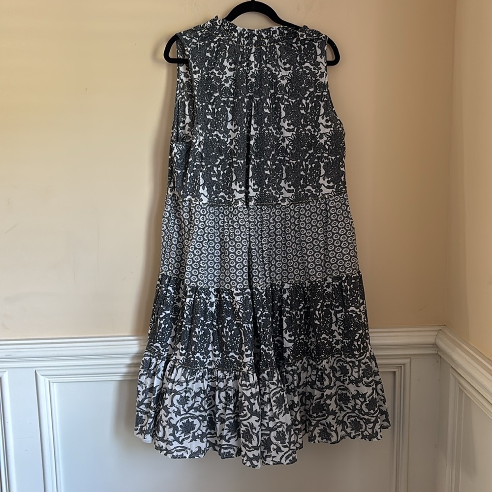 NWT Chelsea & Theodore Gray & White Patterned Sleeveless Tiered Midi Dress 3X/3T - Picture 7 of 11